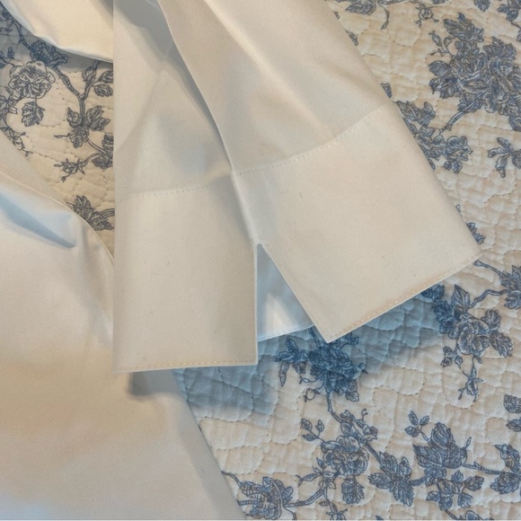 Chico’s No-Iron Crisp White Button Down Blouse Size 2/12 - Picture 10 of 10